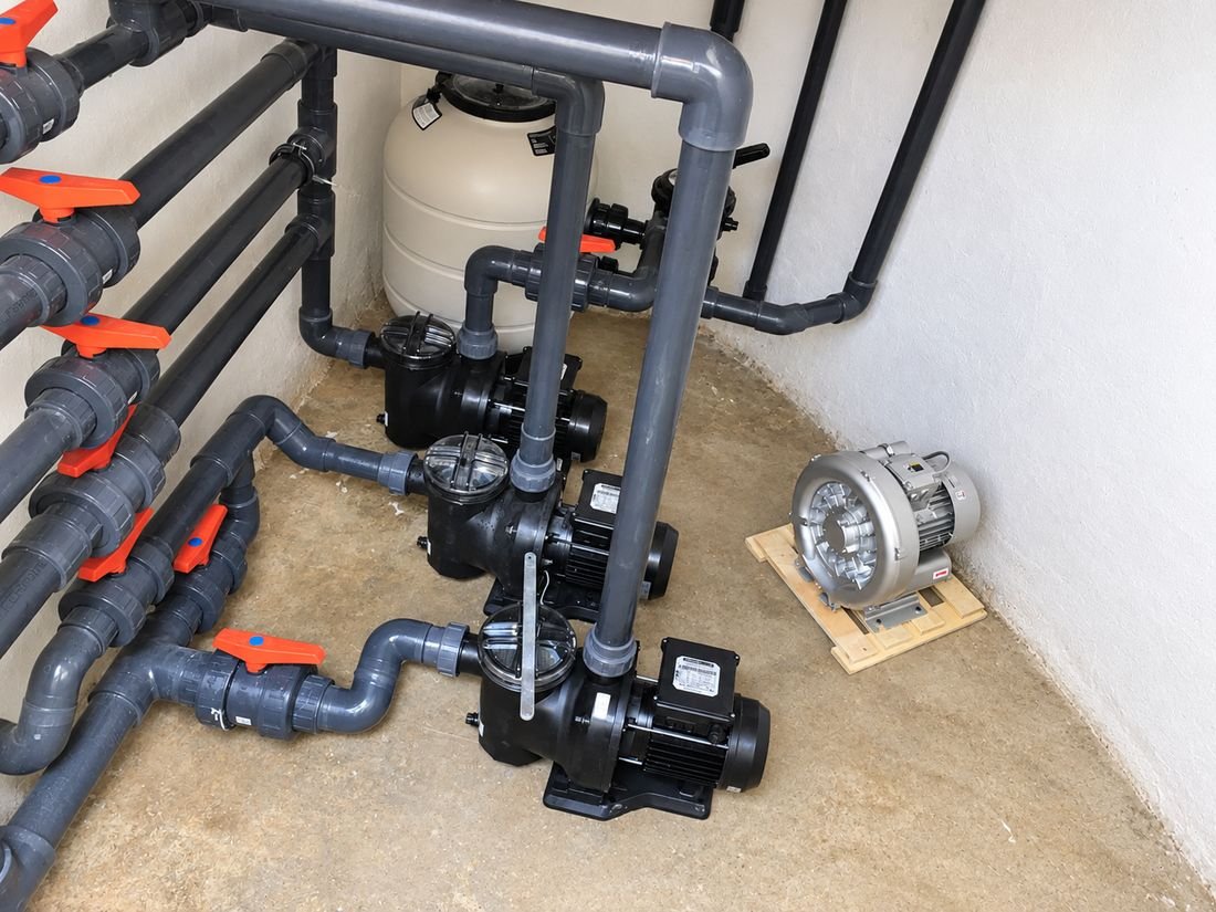 Pool plant room with pumps and filter